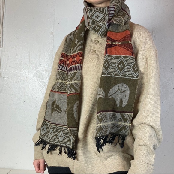 Tribal Bear Knit Funky Scarf - Picture 2 of 6